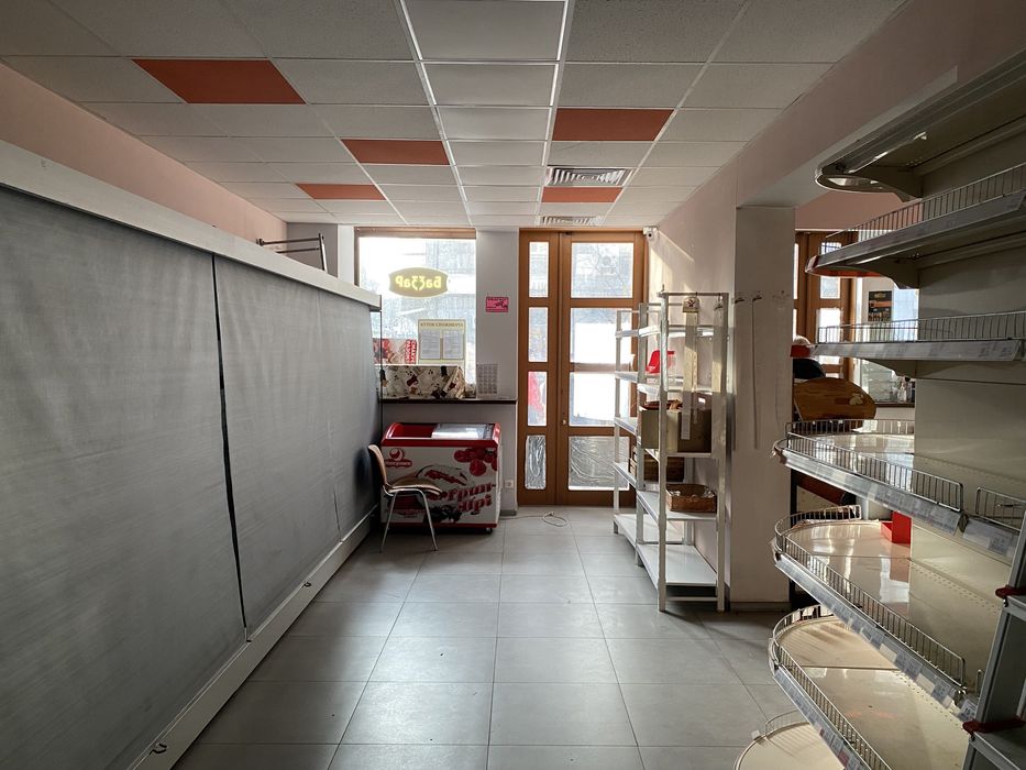 Продуктовый магазин с оборудованием