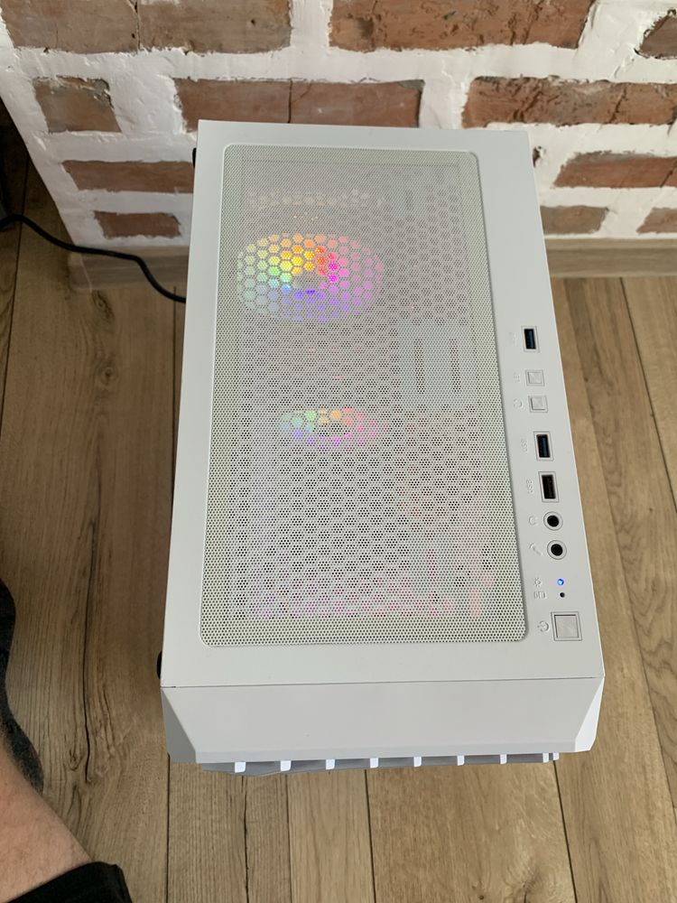 Топ ПК 12 ядер/24 потока 32ГБ DDR4 память/8ГБ відеокарта M2/600W