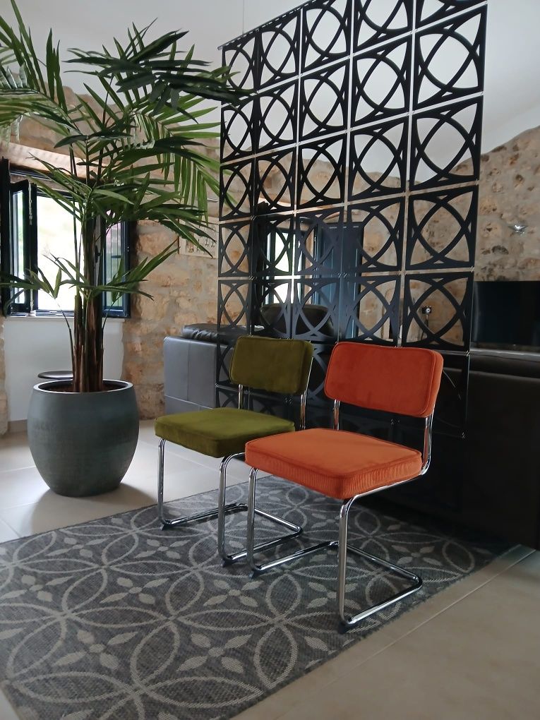 Conjunto de 6 cadeiras novas (design).
