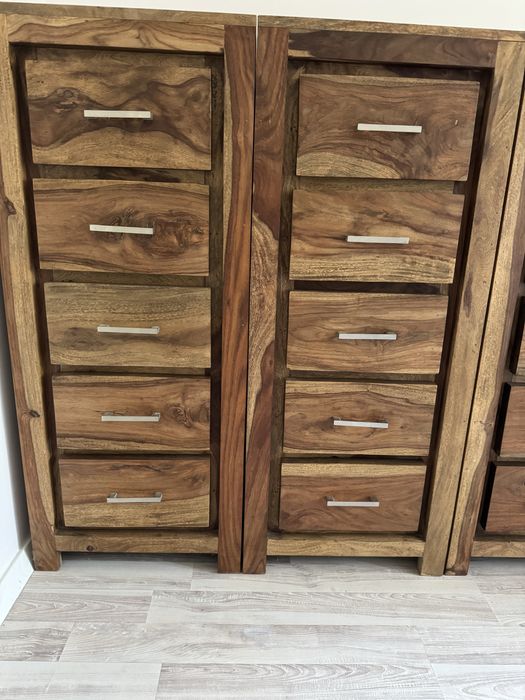 Komody, reagał i konsola