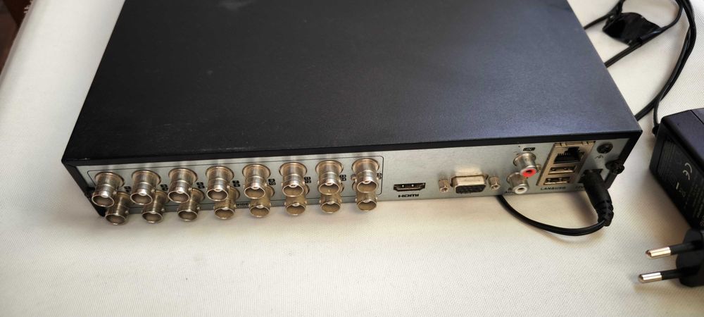 Vídeo gravador CCTV  16 canais Hikvision HWD 5116MH G2 com HDD