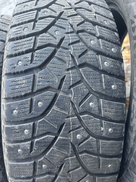 235/60R18 Bridgestone Blizzak Spike-02 SUV 107T