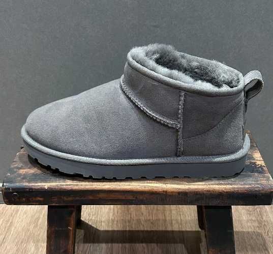 UGG Classic Ultra Mini Boot R.40