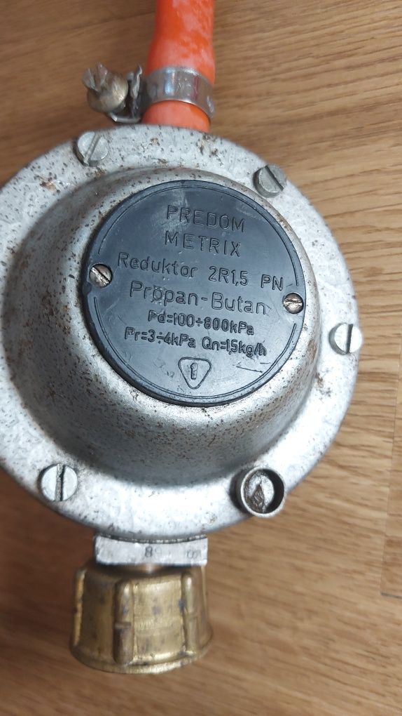 Reduktor do butli z gazem,  przewód 2m, lutownica gazowa