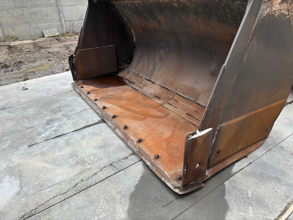 Liebherr l566, rok 2015, 18 tys.mth, 220 tys. zł brutto