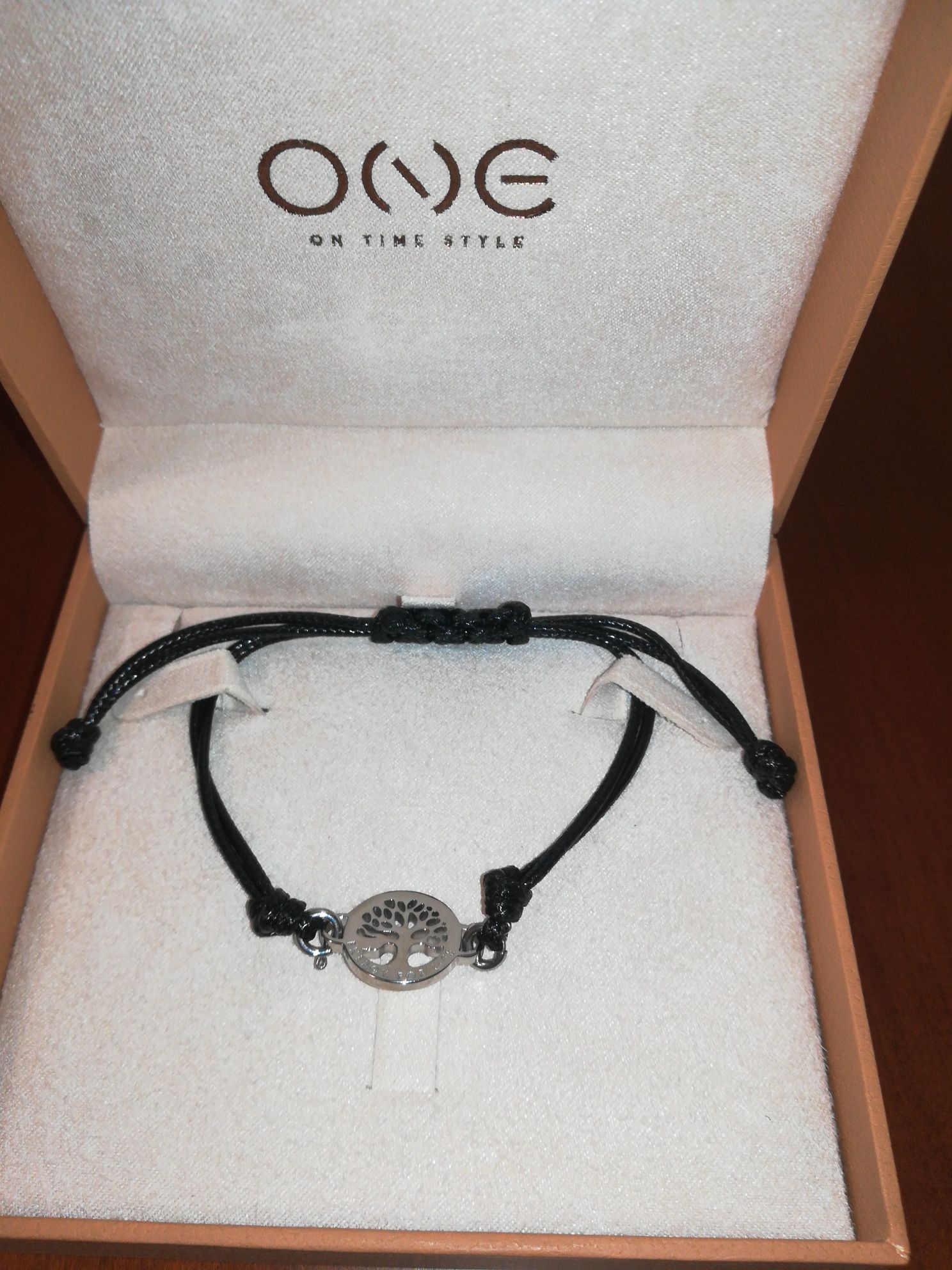 Pulseira One para mulher (nova)