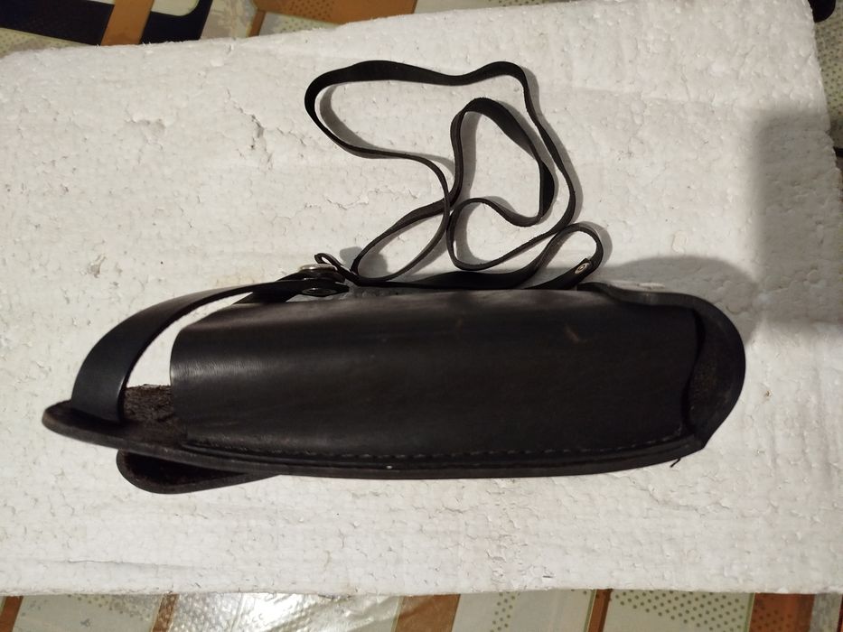 Продам новый чехол под радиостанцию.