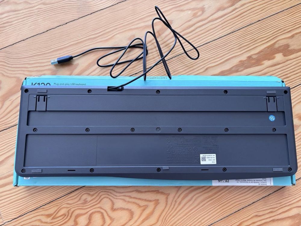 Teclado com fio Logitech K120 NOVO Layout Inglês UK