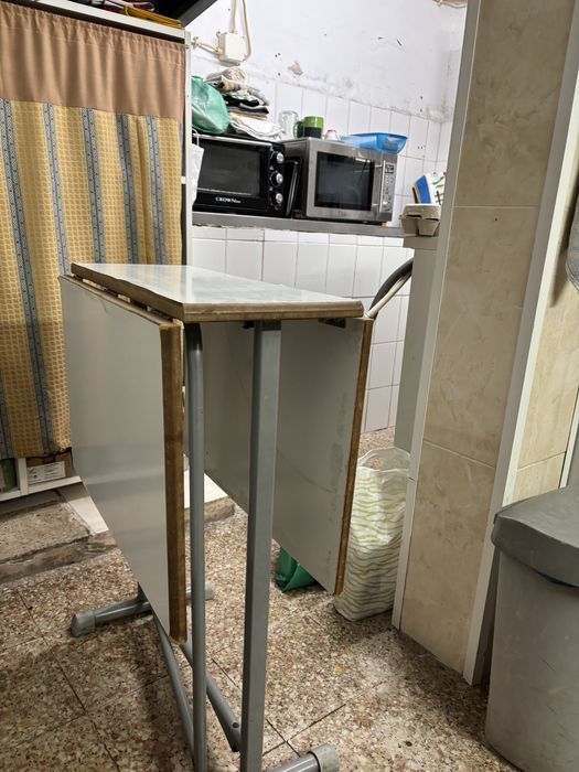 Mesa dobravel em cor branca