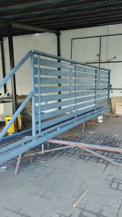 Brama przesuwna solidna