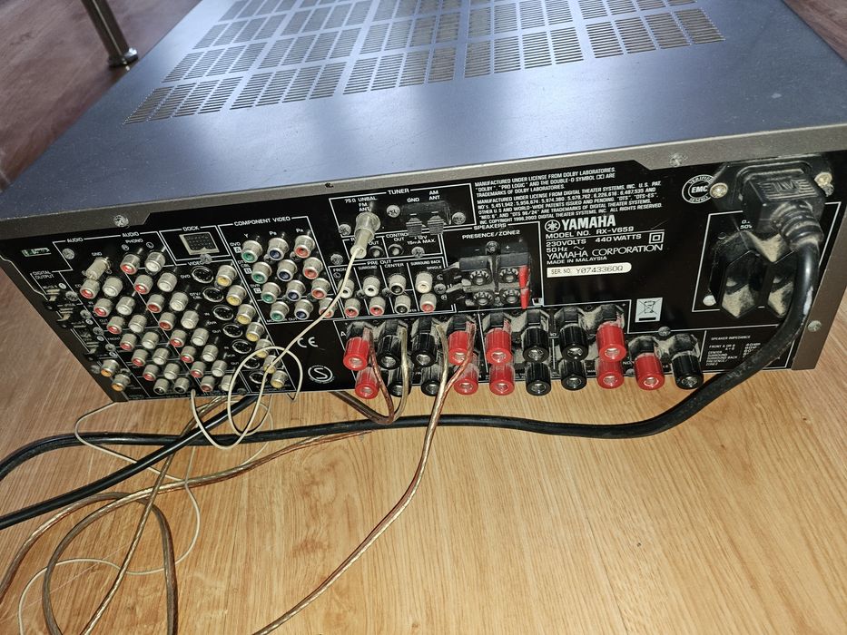 Amplituner YAMAHA + zestaw głośników