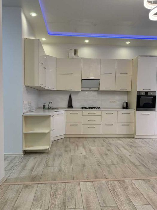 Продаж 1-кімнатної квартири в ЖК "Статус Парк"