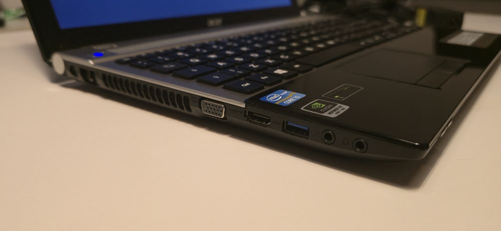 Acer aspire V3-571G 8GB 256 SSD GeForce 2GB BT WiFi 2,4/5Ghz HDMI