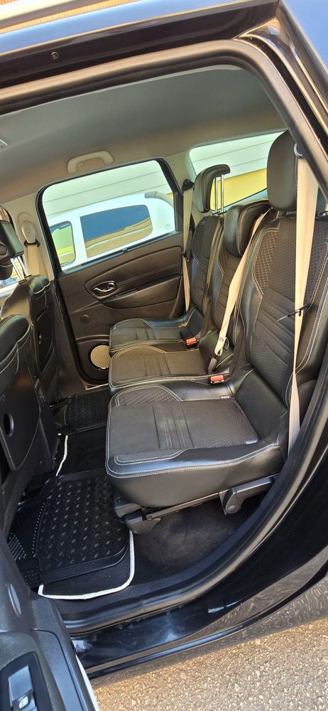 RENAULT SCENIC Ano 2015 a diesel (versao bose edition ) 7 lugares