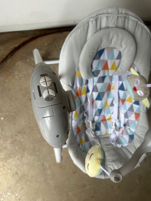 Balanço automático com música