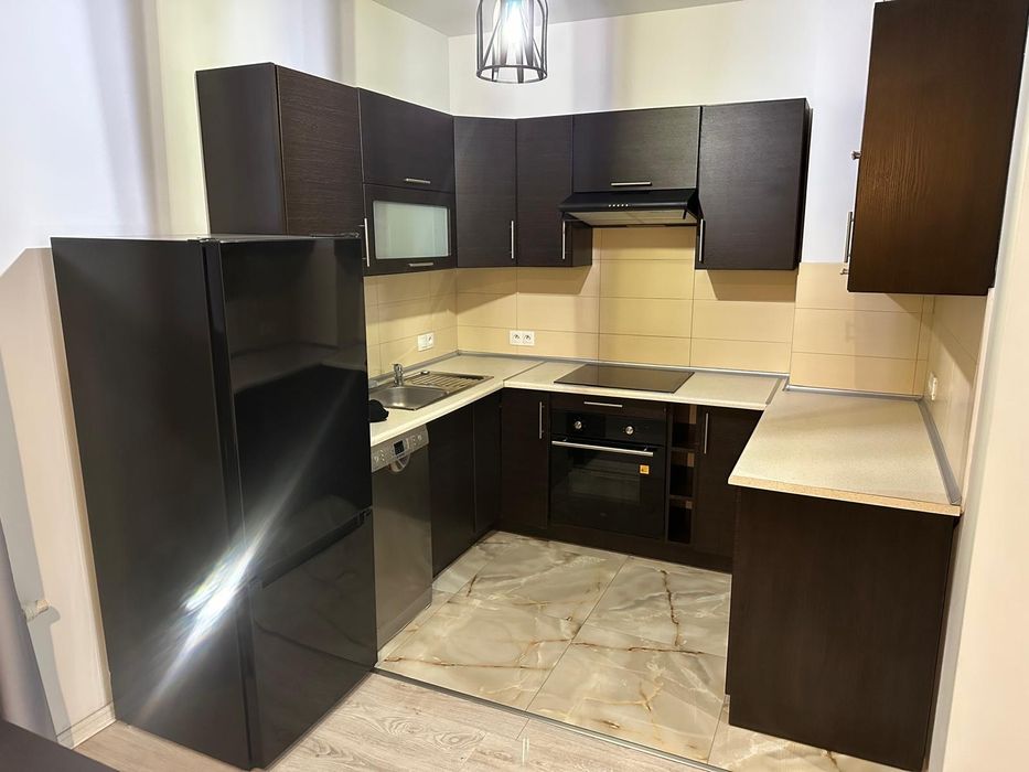 Wynajmę mieszkanie M-6 oś. Władysława 4 pokoje