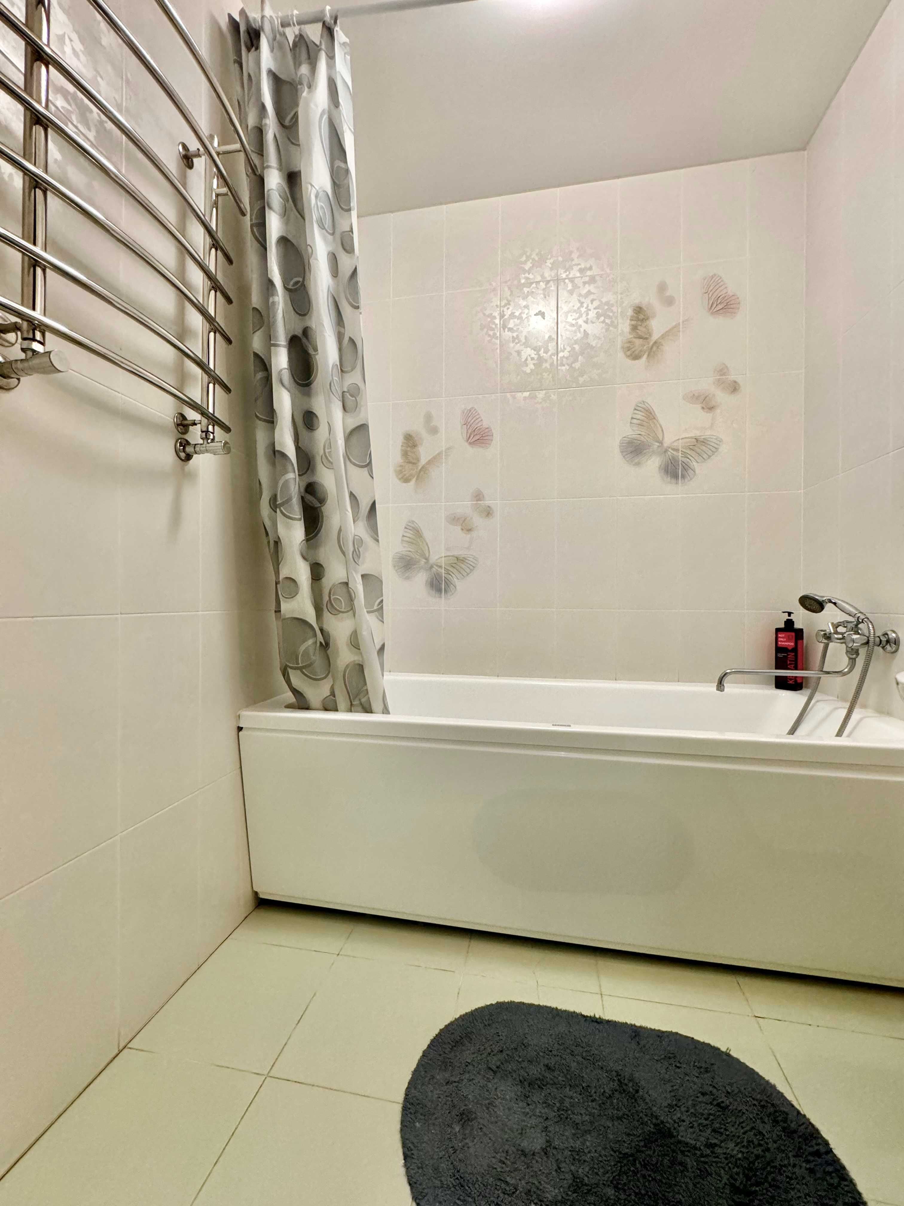 ApartPoltavaСВІТЛІ апарт.80м2 ,ОКРЕМІ кімн, НОВОБУДОВА.Центр.ЧЕК банк.