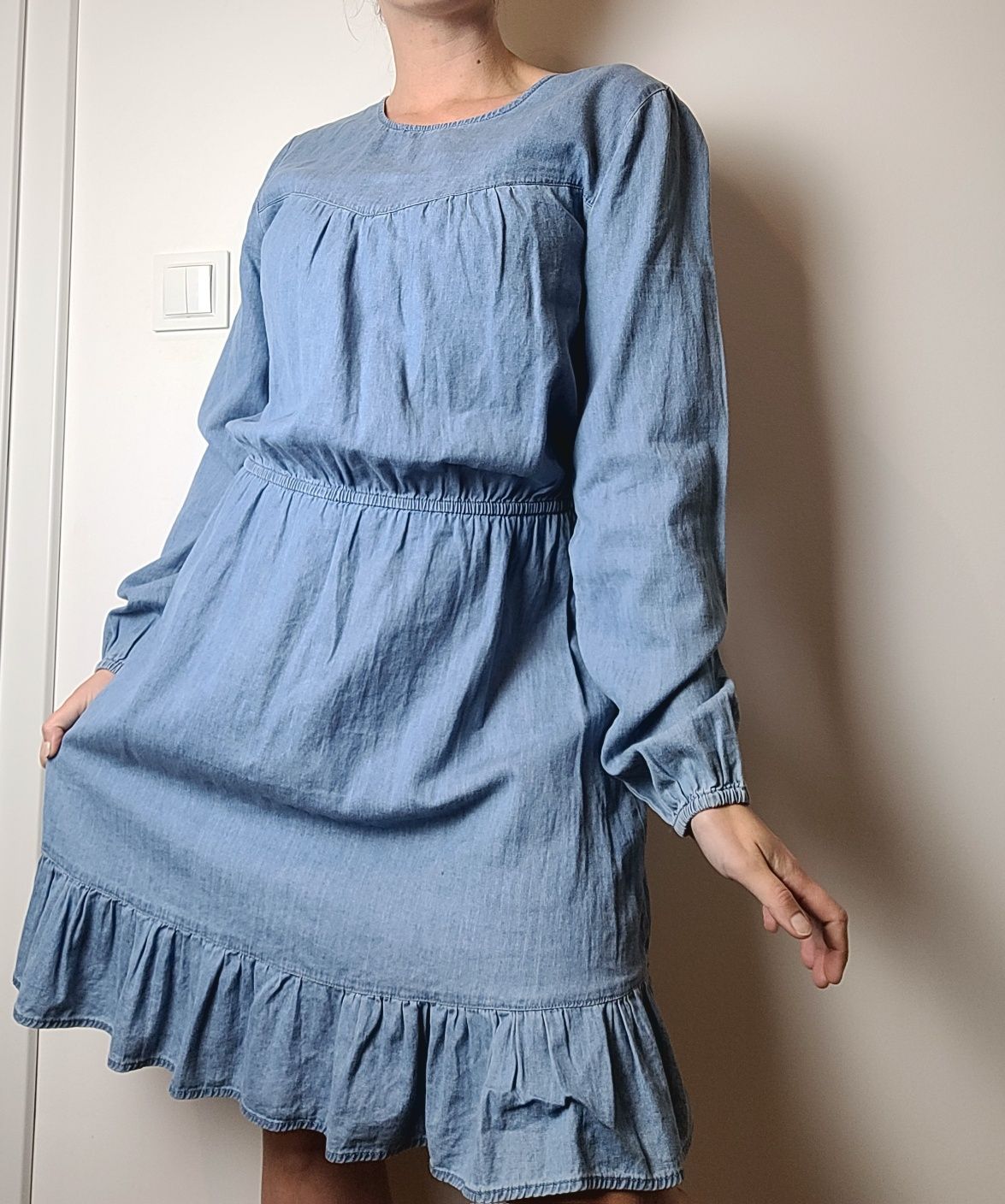 Jeansowa sukienka z falbanami oversize boho