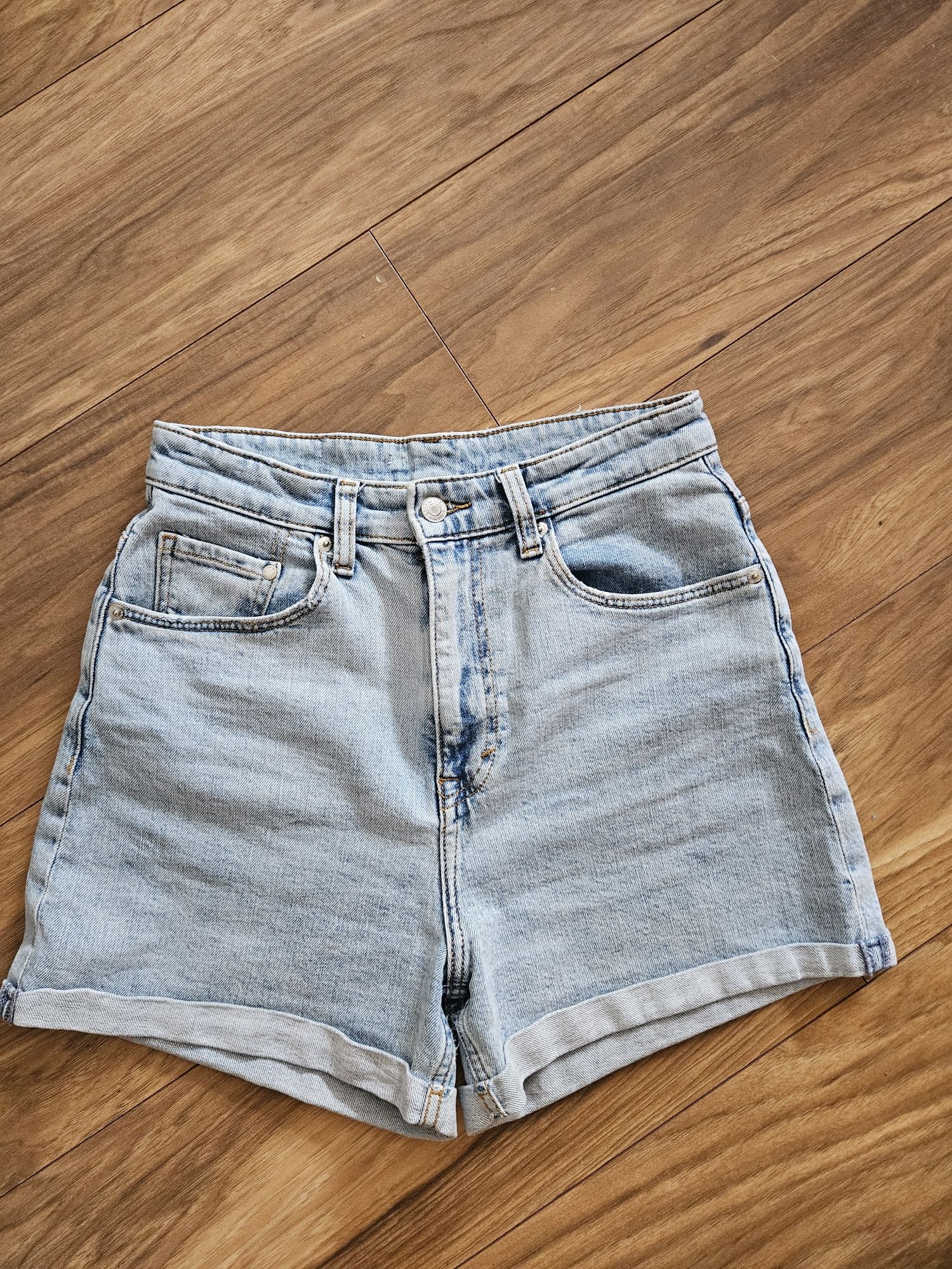 Jeansy spodenki h&M szorty Stradivarius rude i legginsy krótkie Adidas