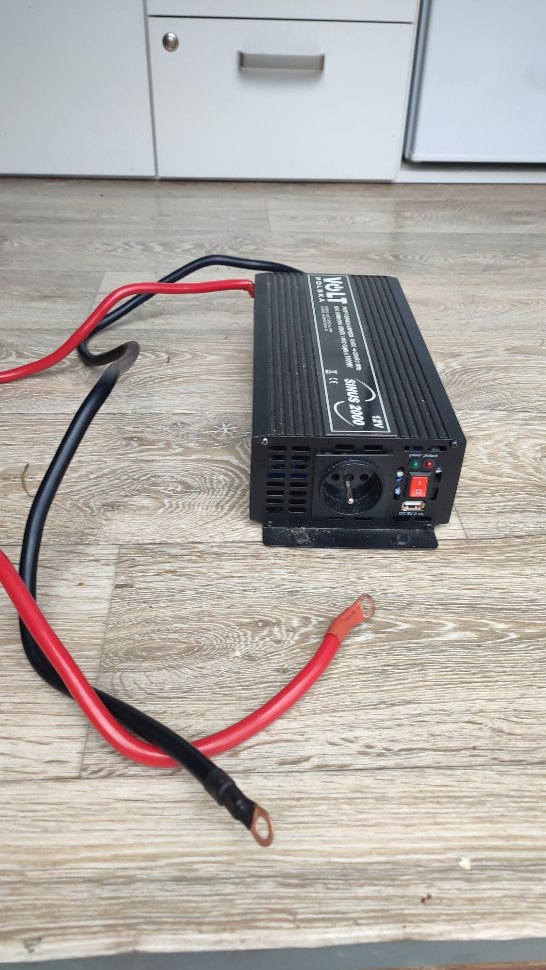 Przetwornica 12 v / 230 v sinus