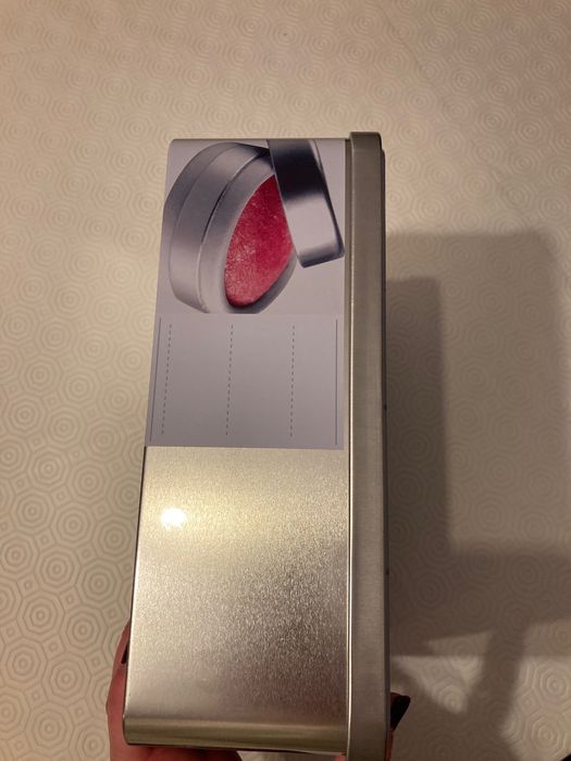 Caixa de metal para arrumação