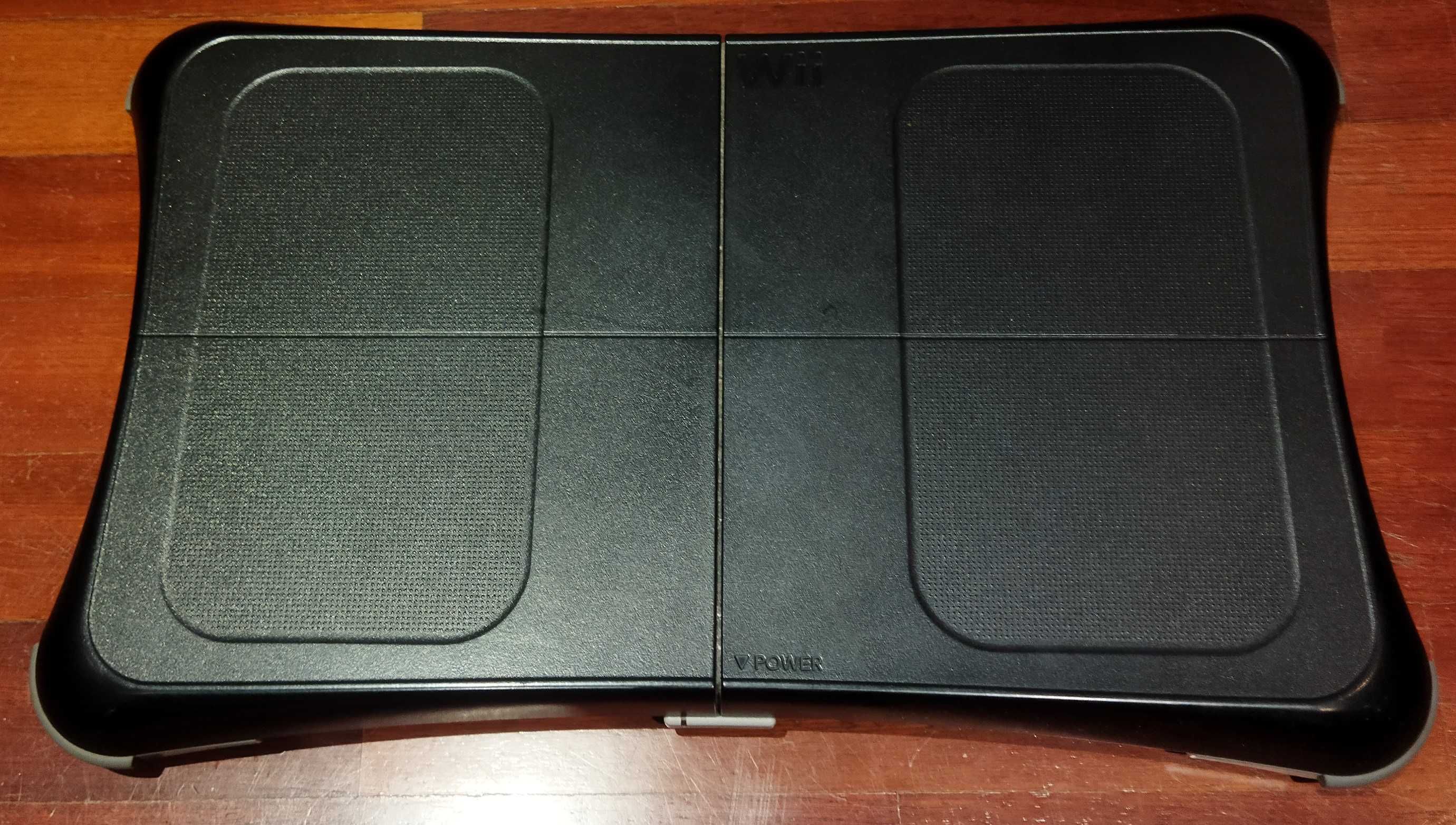vendo Wii-Fit Balance Board com cd Wii fit plus