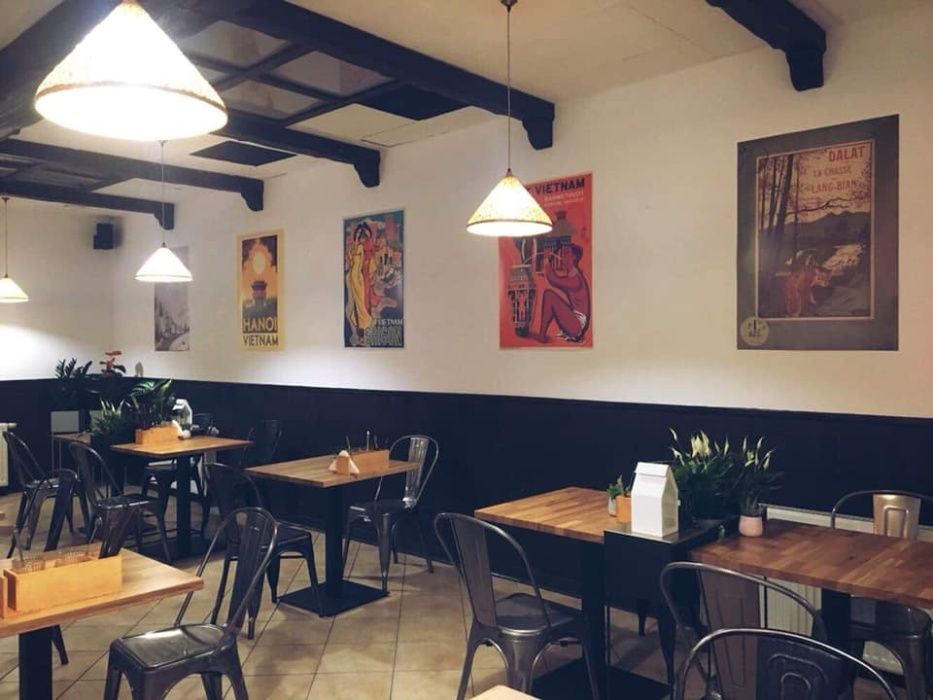Dębowy stół do restauracji na jednej nodze stolik postument 60x60x3