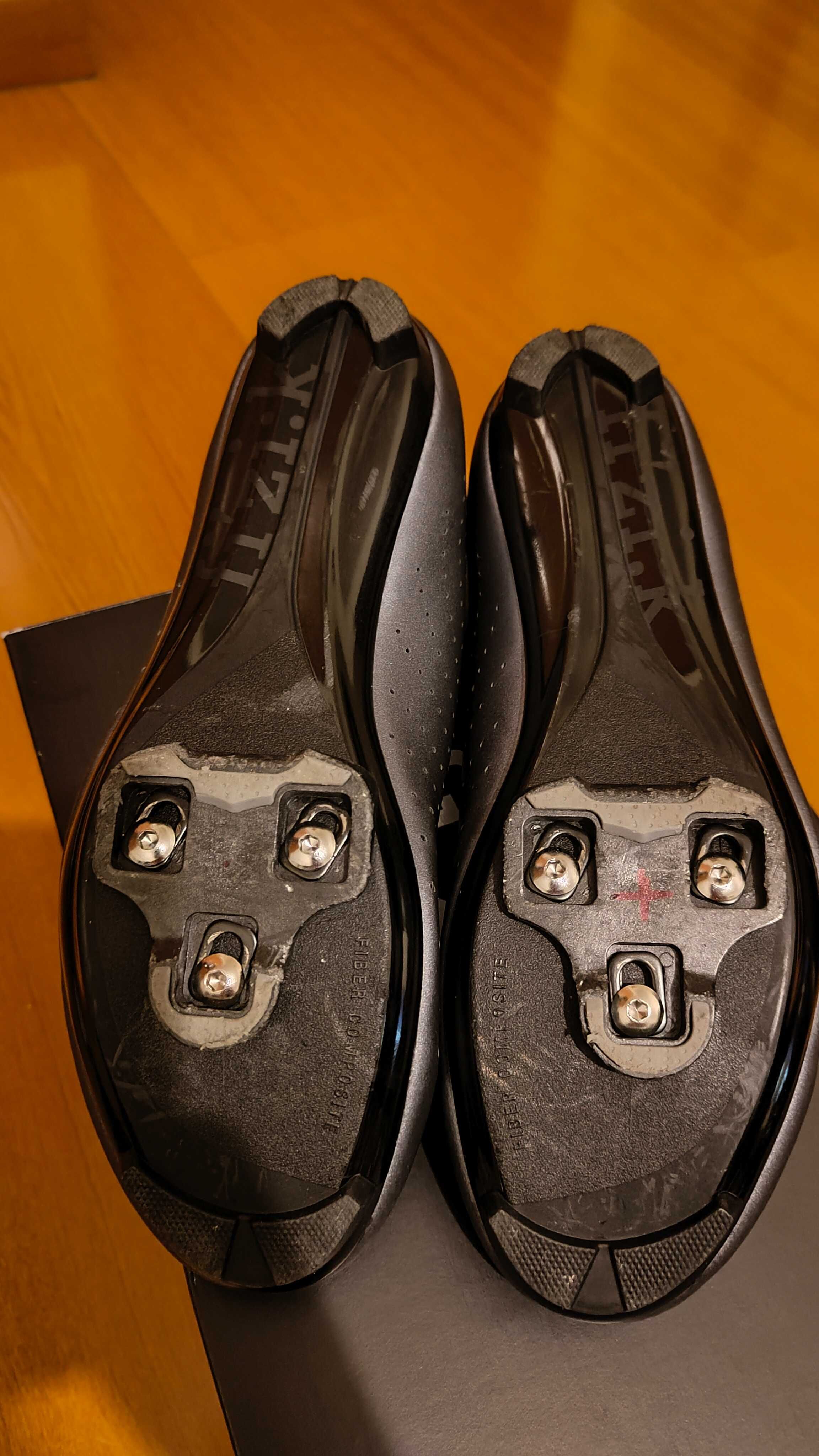 Sapatilhas fizik tempo overcurve r5