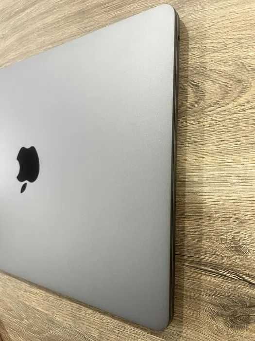 MacBook Air M2 13" 16/256, 95% акум