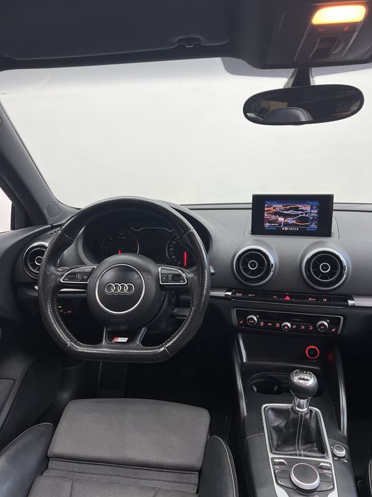 Audi A3 1.6 TDI S-LINE kit RS3