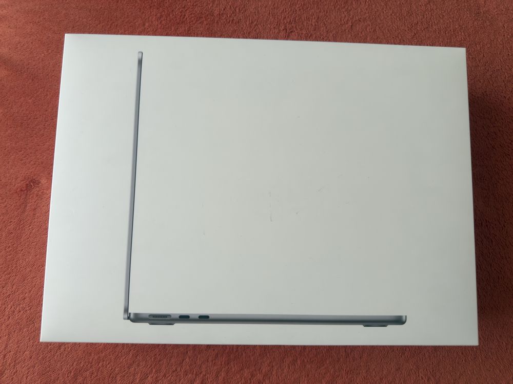 Caixa de Macbook Air M3 Cinzento Sideral 13,6’’