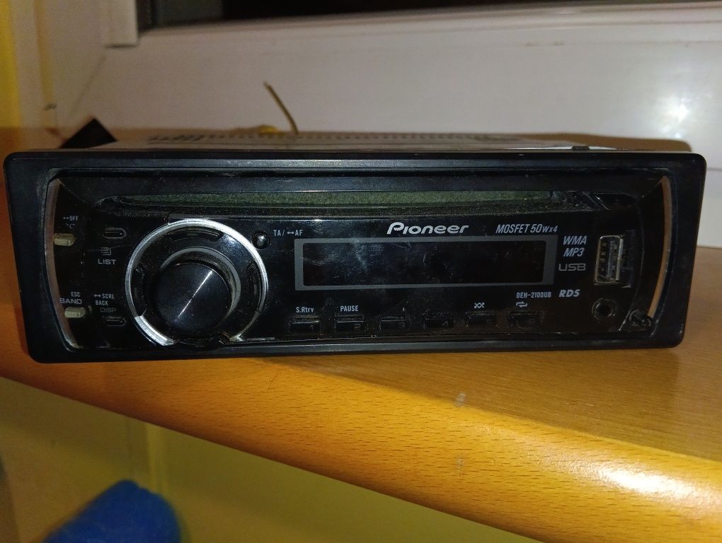 Radio Pioneer DEH-2100UB