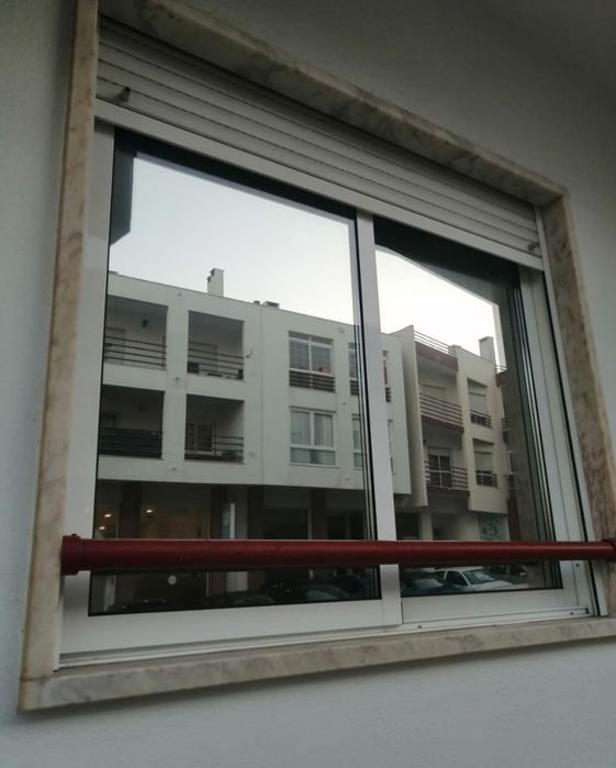 Colocação de película espelhada