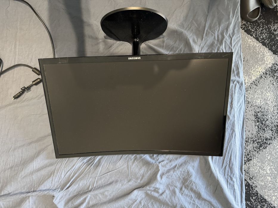 Monitor Gamingowy Samsung LC24F390FHUXEN