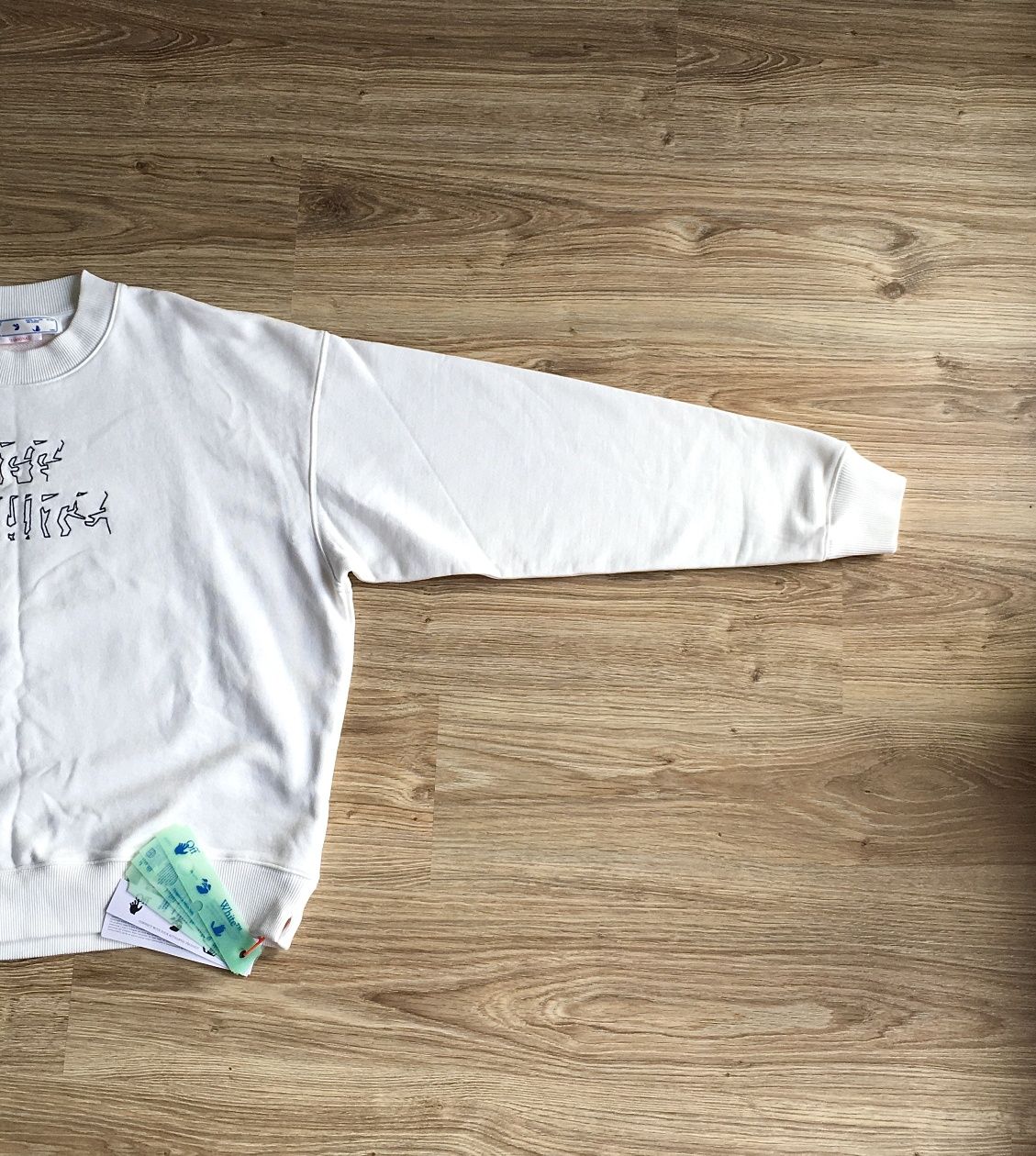 Bluza Off-White Stitched Graffiti (original). Rozm M

Oversize. Y2k