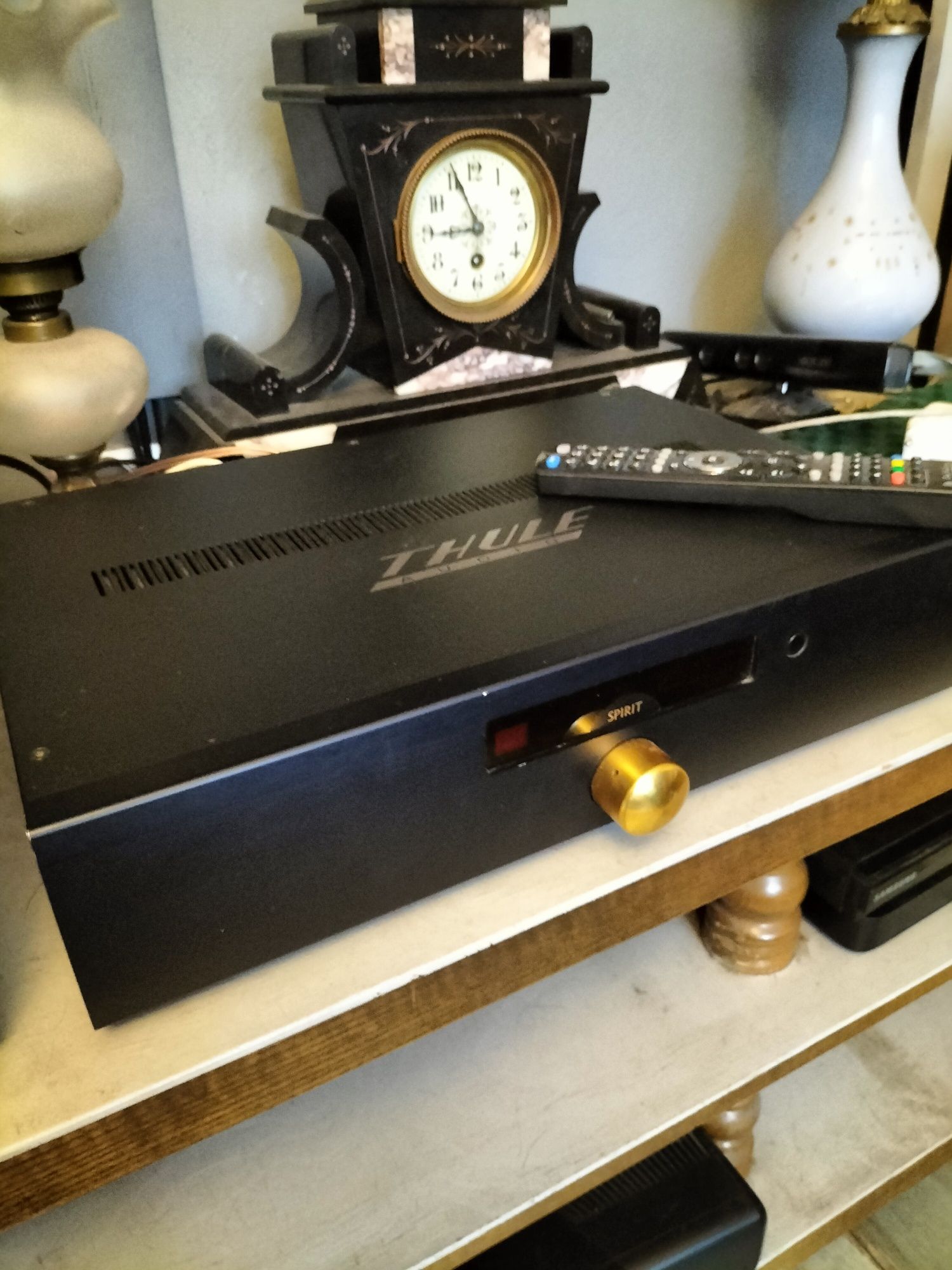 Wzmacniacz Thule 60 wraz z pilotem