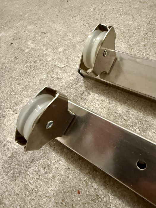 Estendal de parede Inox c/ 2 rodas