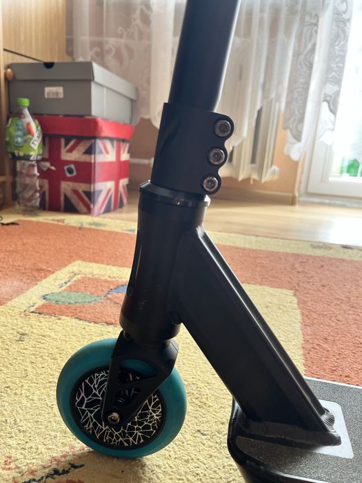 Chulajnoga wyczynowa Movino Maniac (Niebieska)