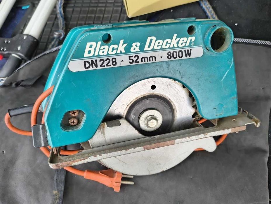 Piła tarczowa używana pilarka Black Decker DN228