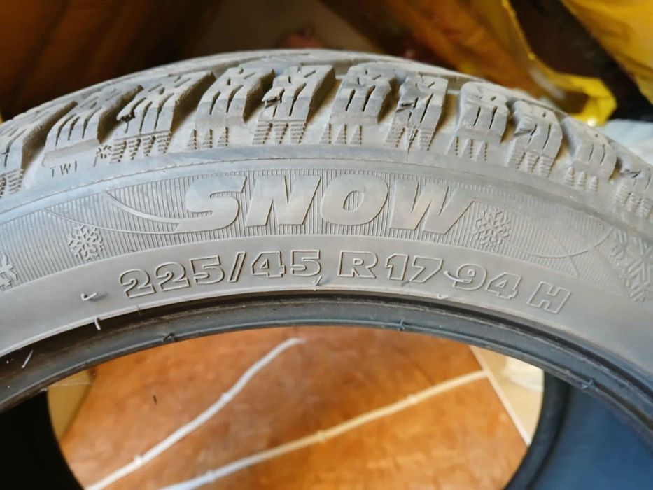 Opony zimowe kormoran 17cali