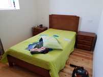 Cama solteiro em madeira