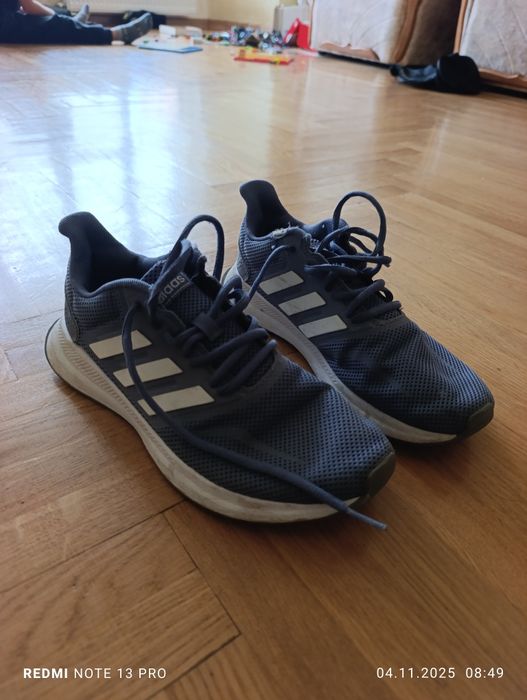 Продам кросівки адідас
