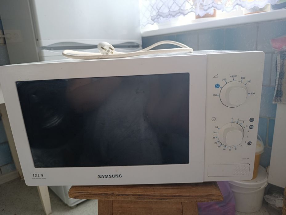 Мікрохвильова піч Samsung