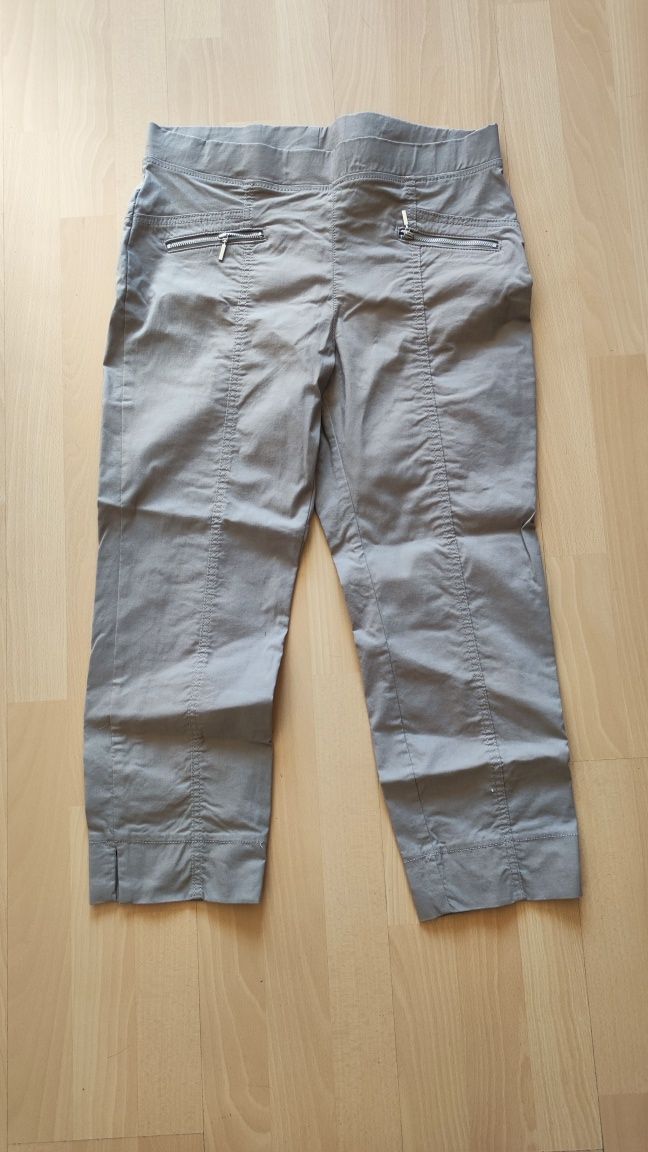 Beżowe materiałowe spodnie