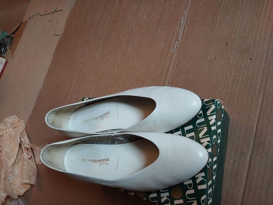 Туфлі білого кольору Golden Princess (вінтаж)