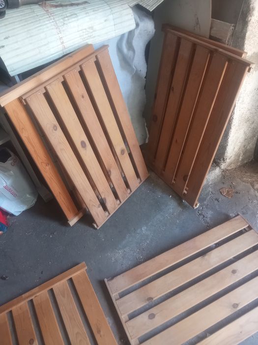 6 estrados impecáveis. Balneário ou Restaurante.