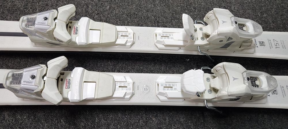 Narty 157 cm Atomic CLOUD C8 + wiązanie M10 2023r.
