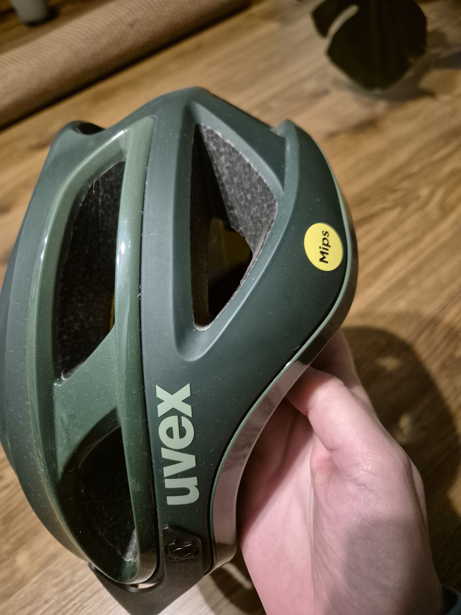 Kask rowerowy uvex mips