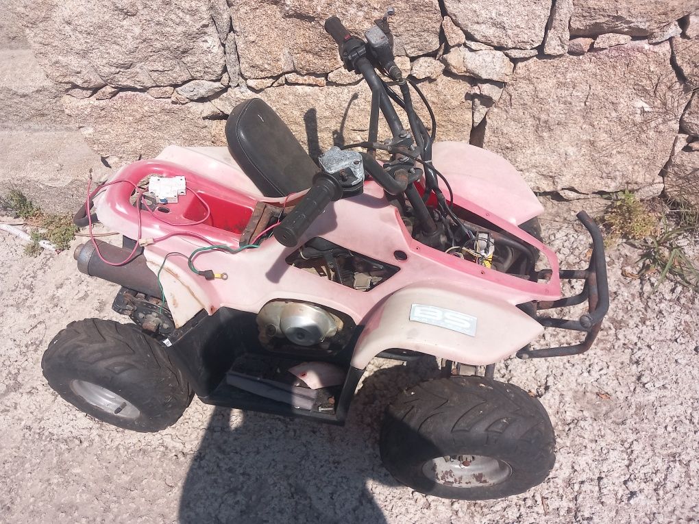 Vendo moto 4 90cc loncin