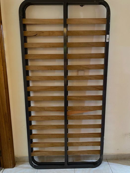 Estrados de cama de corpo e meio